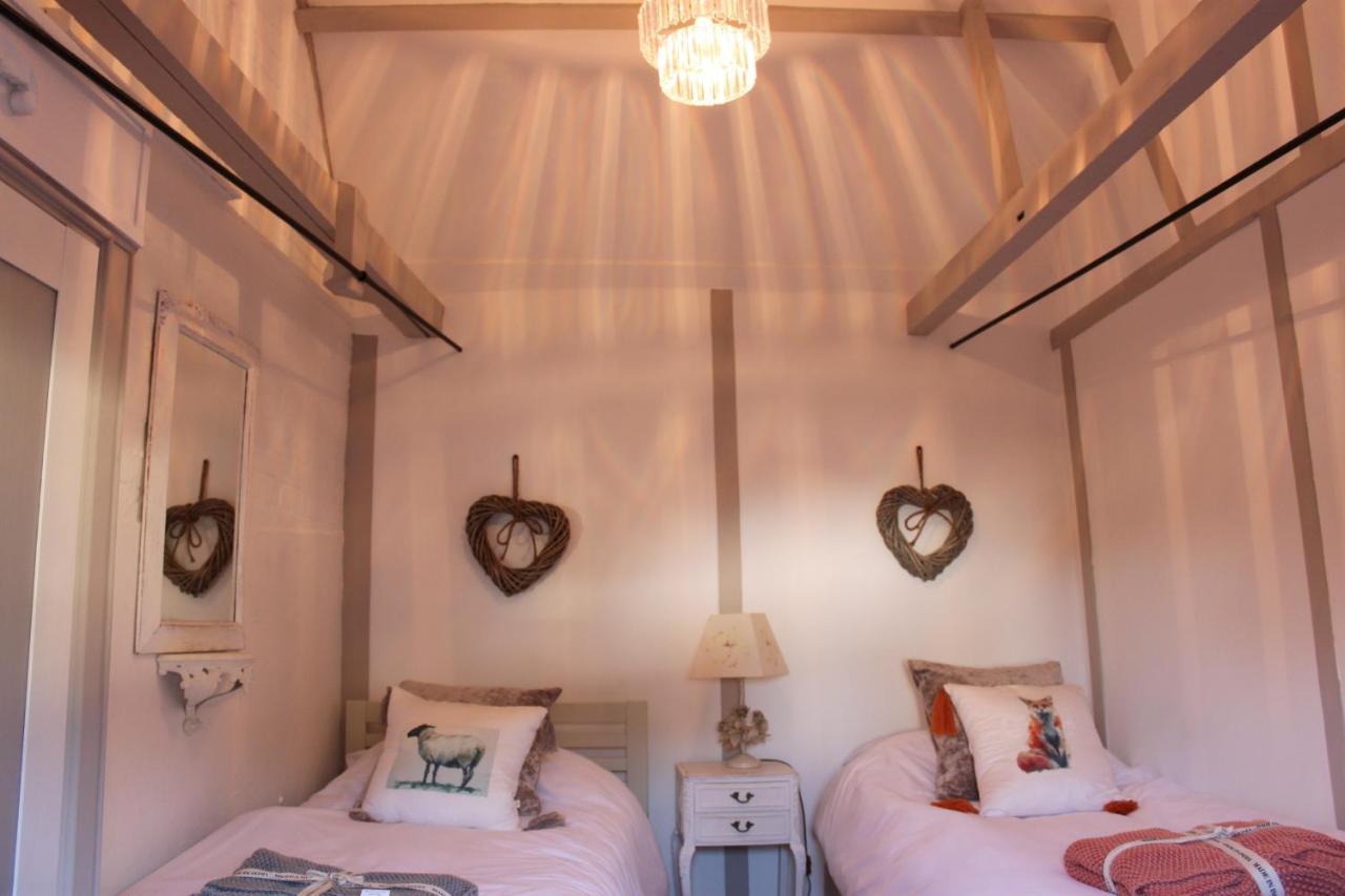 Beautiful Barn Conversion, 3 Bed, Hot Tub, Sauna, Gym, Enclosed Garden Райд Экстерьер фото