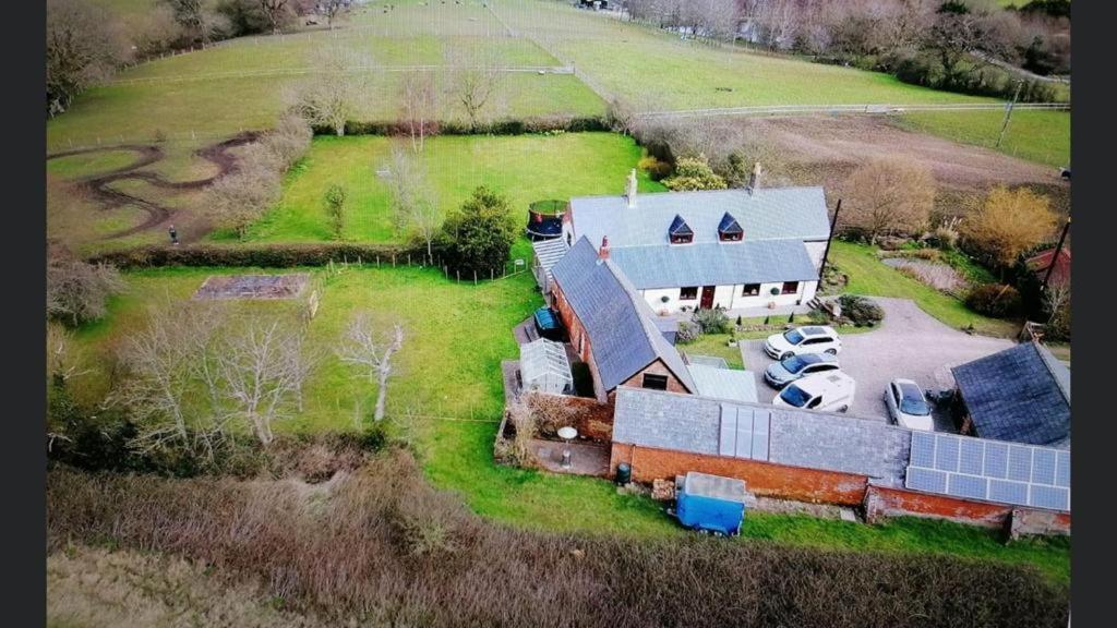 Beautiful Barn Conversion, 3 Bed, Hot Tub, Sauna, Gym, Enclosed Garden Райд Экстерьер фото